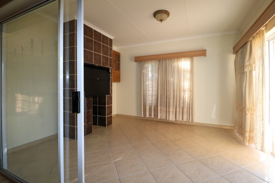 3 Bedroom Property for Sale in Flimieda North West